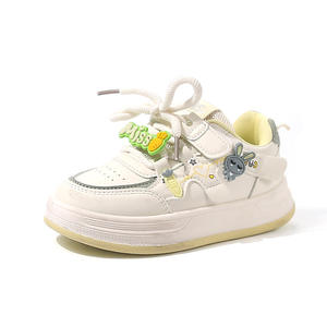 Chaussures de course décontractées pour filles printemps-automne 2025, chaussures pour enfants à semelle souple, fermeture à scratch, cuir synthétique rose/jaune clair - Product Image 2