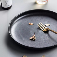 Assiette Ronde Noire Mate, Céramique Givrée Texturée, Plateau de Service Compatible Micro-ondes pour Restaurant, Hôtel, Restauration