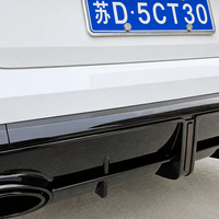 Diffuser Lip Bumper Belakang Gloss Black dengan Lampu untuk Audi A3 S3 8Y.5 2025-2027 Gaya RS3 Sedan Sportback Hatchback.