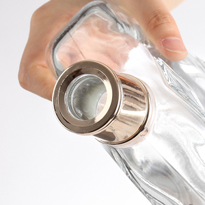 China barato único 750ml al por mayor de vidrio licores Vodka Gin botellas de licor vacías para la venta - Product Image 5