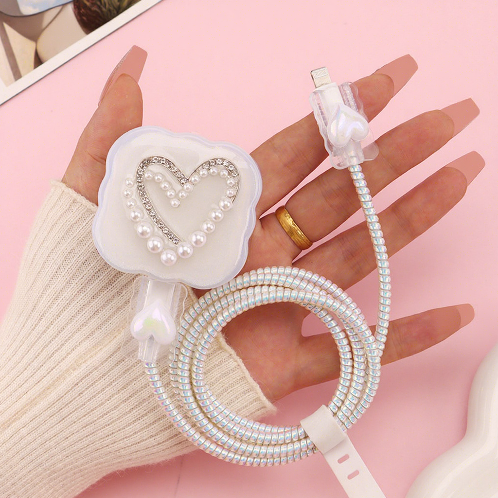 white Pearl diamond love