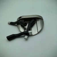 Usinage CNC 5 axes personnalisable pour putters de golf en acier inoxydable, usinage par électroérosion à fil et brochage pour services rapides