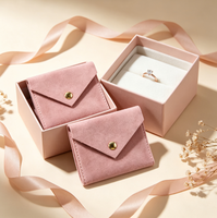Pochette à bijoux de luxe en suède style enveloppe avec fermoir doré, petit sac de rangement en microfibre pour bagues et boucles d'oreilles, emballage en gros