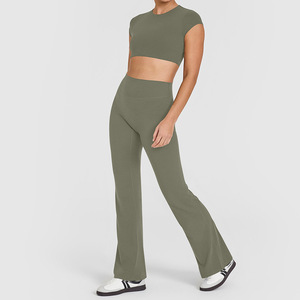 Nuovo Set Yoga da <span class=keywords><strong>Donna</strong></span>, Tuta Sportiva con Top Corto a Maniche Corte e Leggings, Asciugatura Rapida, Abbigliamento Sportivo per <span class=keywords><strong>Fitness</strong></span> e Corsa - Product Image 4