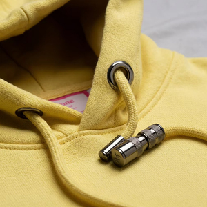 Vente en gros de sweats à capuche unisexes surdimensionnés en molleton de coton lourd 400GSM avec logo personnalisé, couleur unie jaune, style streetwear - Product Image 3
