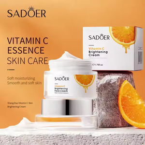 Set De Cuidado De La Piel Con <span class=keywords><strong>Vitamina</strong></span> <span class=keywords><strong>C</strong></span> Aclarante SADOER En Oferta Especial Con Limpiador Facial Spray Tónico Loción Sérum Esencia Crema Para Rostro/Ojos Mascarilla Facial - Product Image 6