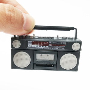 Linda radio en miniatura a escala 1/12 para <span class=keywords><strong>casa</strong></span> <span class=keywords><strong>de</strong></span> <span class=keywords><strong>muñecas</strong></span> / Mini grabadora, modelo <span class=keywords><strong>de</strong></span> muebles para <span class=keywords><strong>casa</strong></span> <span class=keywords><strong>de</strong></span> <span class=keywords><strong>muñecas</strong></span>, accesorios <span class=keywords><strong>de</strong></span> decoración, juguete - Product Image 6