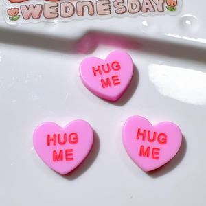 100 pièces/sac mat coeur forme câlin <span class=keywords><strong>moi</strong></span> résine breloques pour <span class=keywords><strong>Slime</strong></span> Mobile étui porte-clés bricolage artisanat décoration - Product Image 2