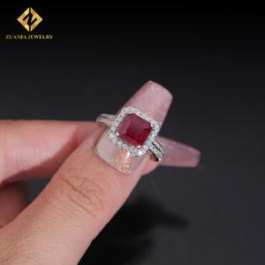 Anillo de Moda de Plata de Ley 925 con Diamante Rojo Corte Esmeralda VVS, Anillo de Bodas para Mujer - Product Image 5