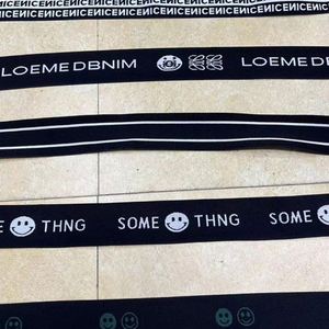 สายรัดมือแบบทอจากไนลอนแจ็คการ์ดความทนทานสูงแบบกำหนดเอง ลายก้างปลา พร้อมขอบเย็บพิเศษ สำหรับแล็ปท็อป รองเท้า และกระเป๋าเดินทาง - Product Image 3