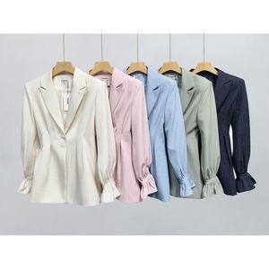 Blazer Formal Personalizado OEM para Mujer, Manga Larga, Solapa con Muescas, Botones, Bolsillos, Chaqueta Casual - Product Image 1