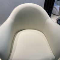 Sillón de Peluquería Personalizable en Color Blanco Crema de Cuero de Lujo para Salón de Belleza y Barbería