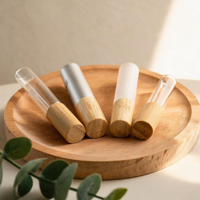 Écouteurs sans fil mini portables au design tendance et confortable, idéaux pour l'entraînement, le bureau et les trajets quotidiens, en forme de tubes de brillant à lèvres