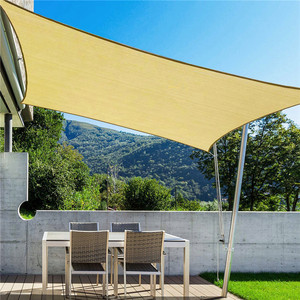 Voile d'ombrage triangulaire d'extérieur en tissu Oxford imperméable, protection solaire pour patio et jardin, protection UV - Product Image 1
