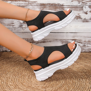 Sandales de sport à semelle épaisse pour femmes, respirantes, nouveau style, grandes sandales de plage décontractées à plateforme - Product Image 3