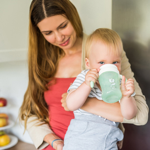 Petite tasse à bec verseur anti-déversement à large ouverture 360°, 240 ml, sans BPA, en PP, facile à saisir, anti-fuite, pour bébés de 0 à 12 mois - Product Image 6