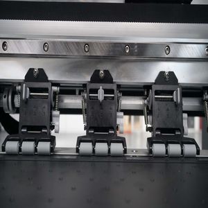 Machine d'impression DTF à double tête I3200, avec système de secouage de poudre, 24 pouces, pour l'impression personnalisée sur tissus et textiles (T-shirts) selon vos besoins - Product Image 3