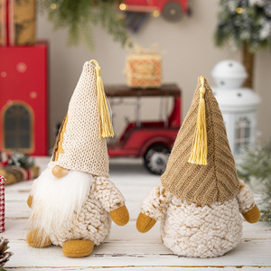 Décoration de Noël artisanale en tricot écologique, Père Noël et Bonhomme de neige, pour la maison, la table ou comme cadeau de fêtes - Product Image 4