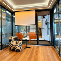 Maison portable de luxe moderne en acier léger, ignifuge, inspirée des capsules spatiales, hôtel préfabriqué, espace de vie extérieur, chambre, salle de bain