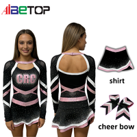 Uniforme de cheerleading orné de strass étincelants, ensemble embelli qui brille sur la scène, sur le terrain et dans chaque salle de compétition