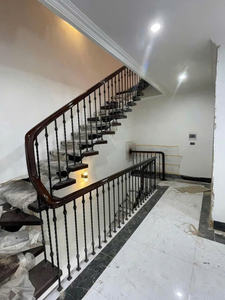 Conception de modèles 2D et 3D pour escalier architectural en fer forgé, d'origine vietnamienne, avec barres en acier de 14x14 mm - Product Image 5