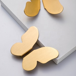 Perilla de lujo para muebles, <span class=keywords><strong>Pomo</strong></span> de <span class=keywords><strong>puerta</strong></span> de gabinete de estilo mariposa de latón dorado sólido - Product Image 2