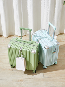 Maleta Multifuncional con Portavasos y Gancho para Cinta, Maleta de Viaje Juvenil de Alta Calidad de 18 Pulgadas - Product Image 3