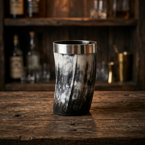 Jarra de Vino Vikinga Ecológica y Orgánica, Hecha a Mano con Cuerno Real Pulido, Impermeable, con Diseño de Amor Tallado, Logotipo Grabado, Forma Natural Artística - Product Image 1