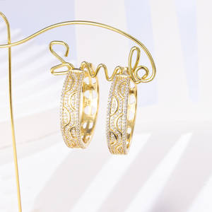 Joyería CM de Oro de 14k al Por Mayor, Latón Chapado en Oro, Zirconia Cúbica de Moda, Aretes de Aro Grande para Mujer, Arracadas Huggie, Pendientes <span class=keywords><strong>Cuff</strong></span> - Product Image 3