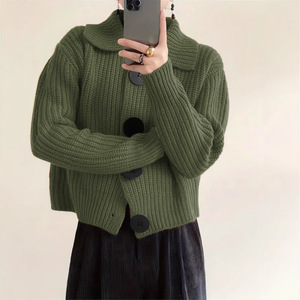 Venta al por mayor de color sólido con solapa abotonada suéter femenino de talla grande 5XL cárdigan de punto - Product Image 4