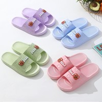 Home D506 2025 Sandales d'été antidérapantes super respirantes pour femmes, confortables pour les pantoufles à usage domestique, style couple