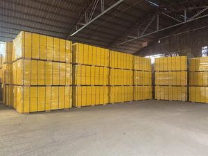 <span class=keywords><strong>Panel</strong></span> de Madera Contrachapada de 3 Capas de 21 mm y 27 mm, <span class=keywords><strong>Panel</strong></span> Amarillo WBP para Encofrado con <span class=keywords><strong>Revestimiento</strong></span> de Pegamento Fenólico - Product Image 3