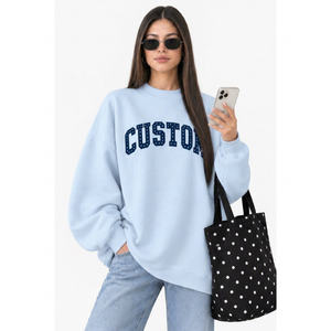 Sudadera informal larga para mujer, holgada, de cuello simulado, de tejido polar grueso y suave, con decoración frontal personalizada - Product Image 1