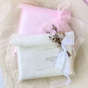 En gros, Sacs enveloppe en organza de soie écologiques et durables pour le rangement de vêtements et foulards, en fil mat, 7 pouces, personnalisables - Product Image 6