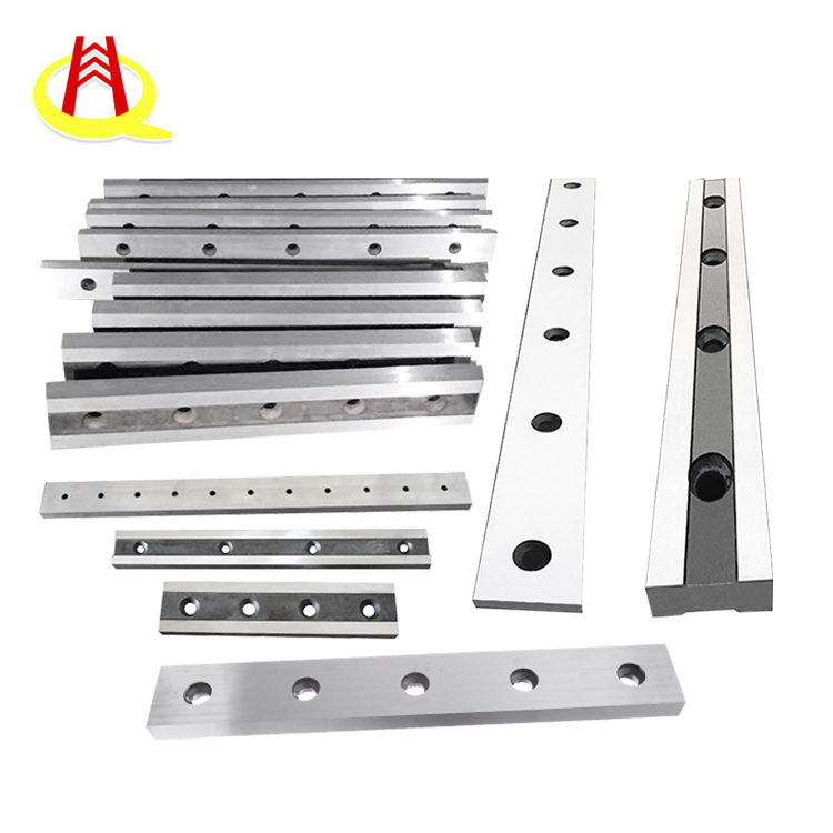 Станок для резки пластин использует лезвие из сплава высокой твердости для резки металла