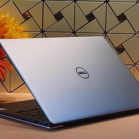 แล็ปท็อปมือสองสำหรับ Dell XPS 9360 I5 8th แล็ปท็อปที่ใช้ในธุรกิจโน้ตบุ๊คคอมพิวเตอร์