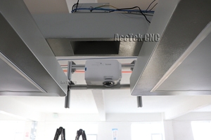Prix d'usine Couteau oscillant à alimentation automatique pour matériaux multicouches : cuir, tissu, caoutchouc, papier, vêtement, papier peint, fibre de carbone - Product Image 2