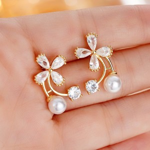 Orecchini a Perno con Fiore Delicato per Donne, Eleganti Accessori per Orecchie da Indossare Quotidianamente, per Outfit Casual e Regalo - Product Image 5