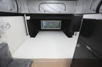 Caravane hybride 15 pieds avec toit relevable, tout confort, pour le camping hors route, avec salle de bain intégrée et lits superposés