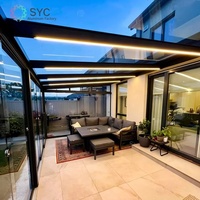 Pergola en aluminium personnalisable, gazebo, arche, matériau PVC, fonctionnalités électriques, cadre thermolaqué, application en extérieur, écran nature