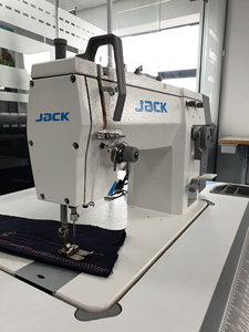 Machine à coudre électrique Jack JK20U MODEL, point droit et zigzag - Product Image 3