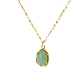 Collier pendentif en cristal de poudre d'<span class=keywords><strong>améthyste</strong></span> minimaliste de haute qualité Design en pierre naturelle avec chaîne à maillons plaquée or - Product Image 6
