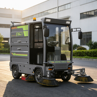 Laite Ride-On Nouvelle Machine de Nettoyage Industrielle Robuste pour le Nettoyage Rapide des Rues, avec Cabine Entièrement Fermée et Balayeuse de Sol