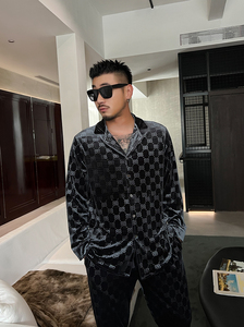 Pijamas de terciopelo europeo, adecuados para hombres y mujeres, trajes, pantalones de manga larga con estampado de letras grises, calidad de uso - Product Image 2