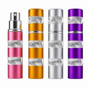 Vente en gros de flacons de parfum, produits de selfie pour femmes, spray selfie type rouge à lèvres, spray Mace, rouge à lèvres. - Product Image 3