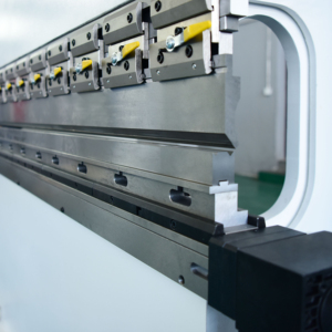 เครื่องจักรซีเอ็นซีแบบซิงโครไนซ์อัตโนมัติสำหรับการดัดโลหะแผ่น 110/125 ตัน <span class=keywords><strong>3.2</strong></span> เมตร พร้อมมอเตอร์เซอร์โวคู่ สำหรับงานโลหะแผ่นสแตนเลส - Product Image 1