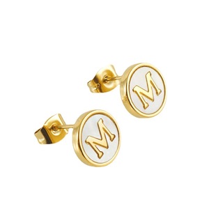 Amiee Jewelry Factory Venta al por mayor de acero inoxidable Chapado en oro de 18 quilates Round Shell Letter Inicial Stud Pendientes para <span class=keywords><strong>mujer</strong></span> - Product Image 5