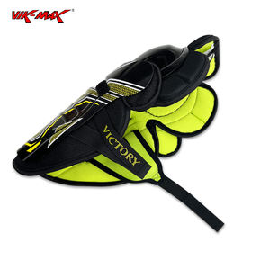 Protections de tibia haut de gamme Vik-Max avec une forte protection des genoux pour les joueurs de hockey sur glace et de hockey sur gazon - Product Image 3