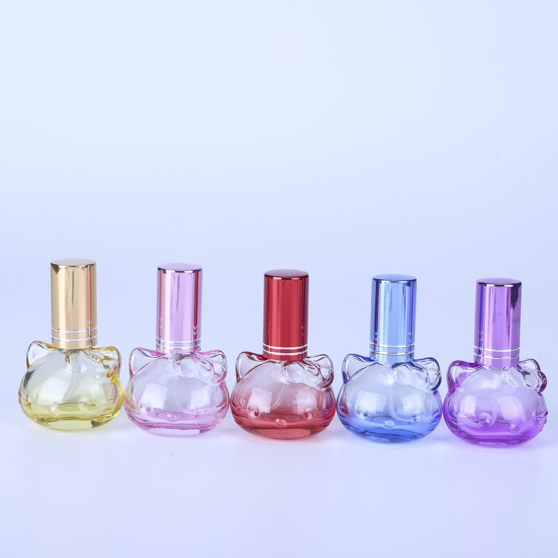 10mlかわいい猫の形の車のペンダント空のボトル車のガラスの香水瓶