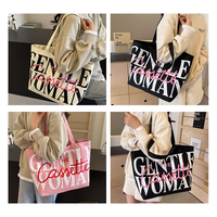 Grand sac fourre-tout rose en toile grande capacité avec poignées assorties, logo personnalisé pour le shopping et les trajets quotidiens